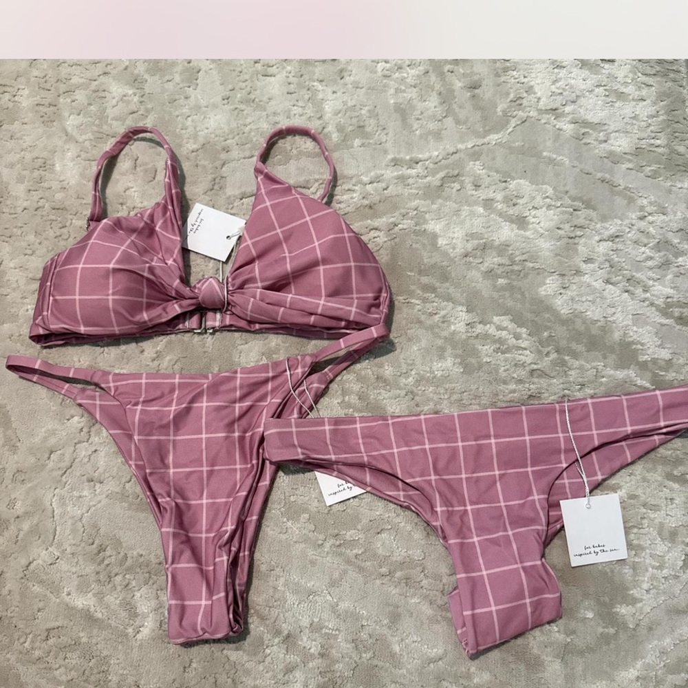 Stylish Pink Grid Bikini Set